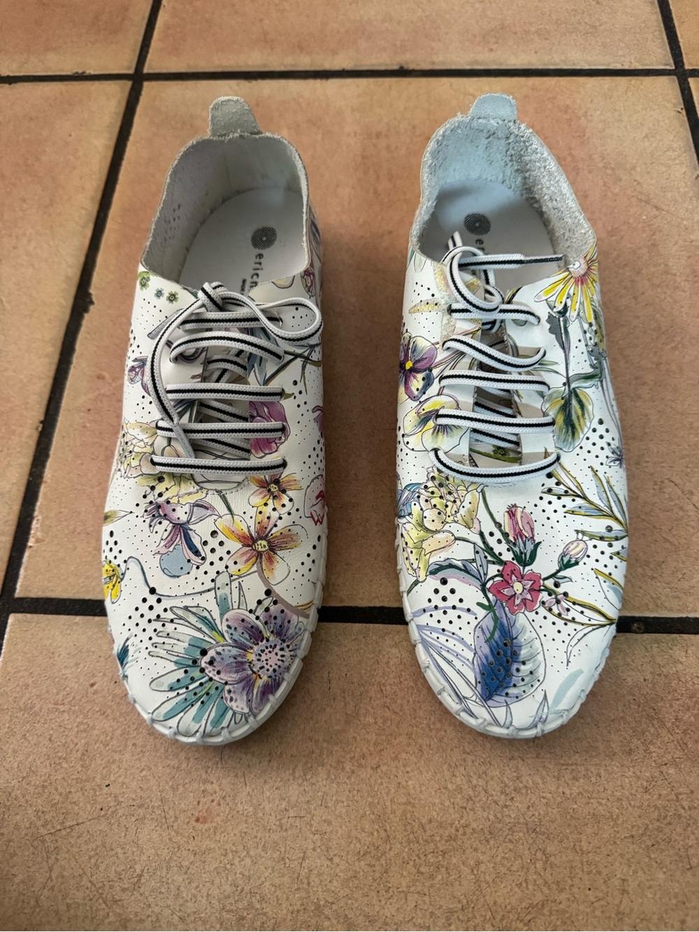 Eric Michael Annie Floral Lace-Up Casual Sneakers - White Multicolor